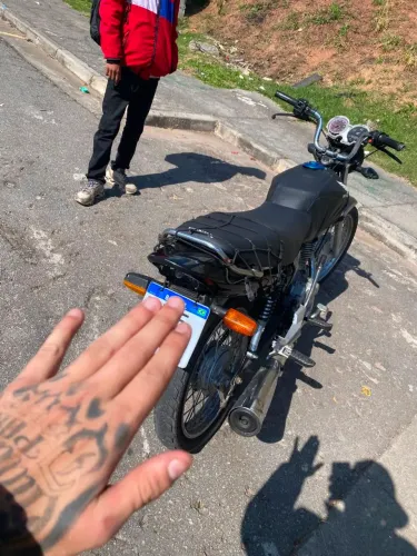 Moto fan 125 com kit 160 completo moto zerado pega tudo normal só precisa trocar o chicote