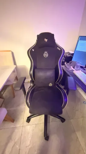 Cadeira Gamer Pichau R10 Preta e Dourada com Almofadas