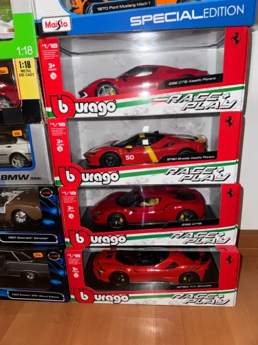 MINIATURAS BURAGO FERRARI ESCALA 1/18 NOVAS R$560,00 Cada