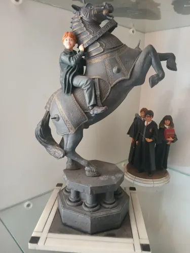 Iron Studios Ron Weasley at the Wizard Chess Deluxe