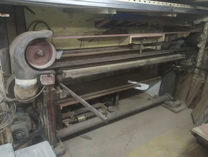 Lixadeira de cinta industrial, ferro fundido, mesa 2.4m