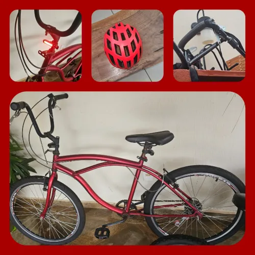 Bicicleta vermelha com kit - capacete, suporte e luz