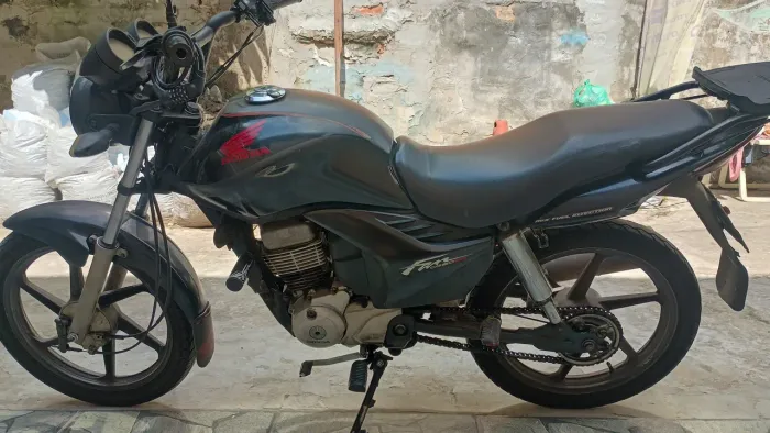 Vendo Moto Fan 150 esi