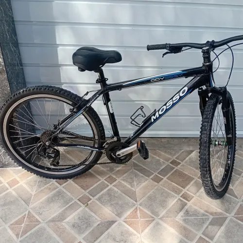 Bicicleta toda em alumínio