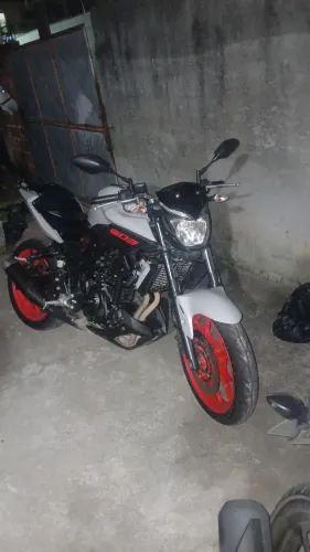 Moto muito nova 17 mil km