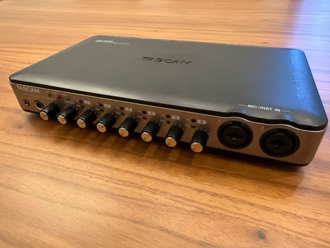Interface de áudio TASCAM US-800 - 6 canais