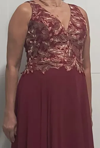 Vestido de Festa (usado 1 única vez) Busto Tule Bordado e Saia Chiffon Rodada