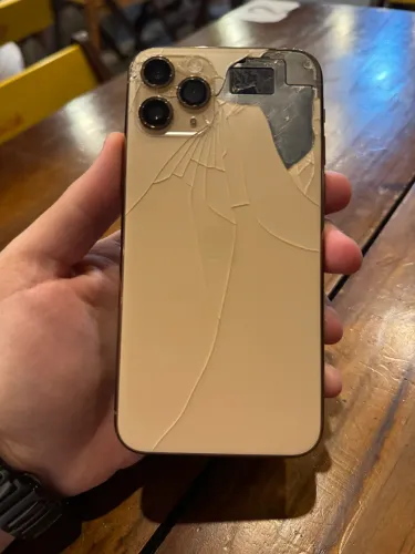 11 pro 64GB funciona tudo! (Apenas tampa trincada)