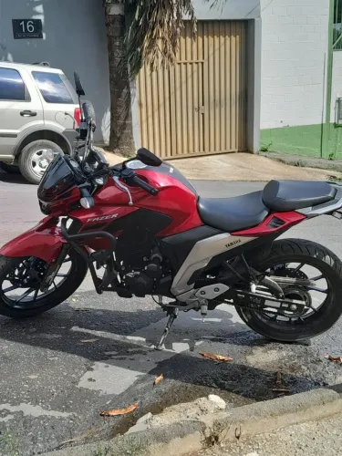 Yamaha fazer 250 com extremamente nova