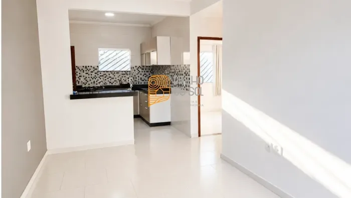 Apartamento 2 Quartos com Suíte, Garagem e Excelente Distribuição Disponível para Locação