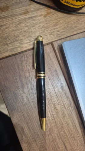 Caneta montblanc preta e dourada