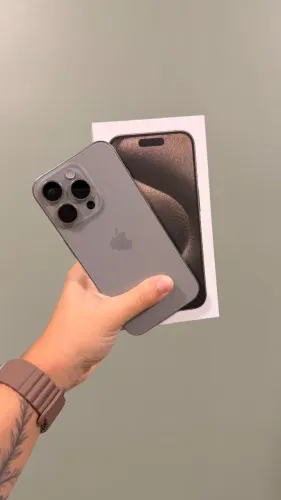 iPhone 15 pro 256gb