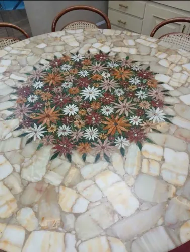 Mesa Ônix 1,30m Mosaico Pedras Semipreciosas + 6 Cadeiras Thonet