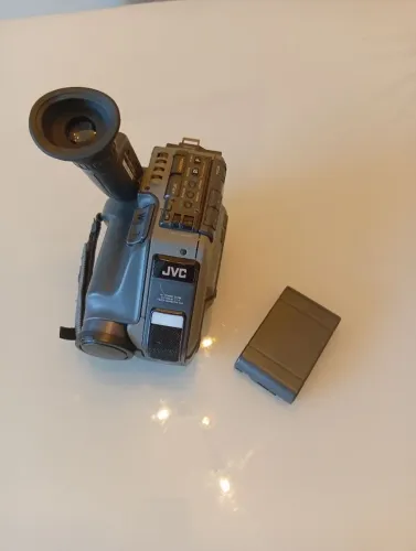 Filmadora JVC GR-AX17 no estado