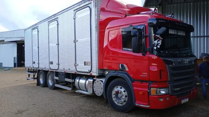 Scania P 250, com Bau termico