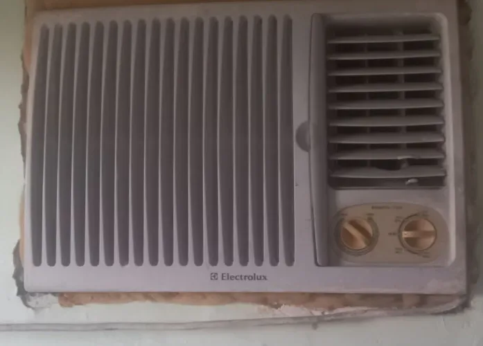 Vende-se um ar condicionado de janela