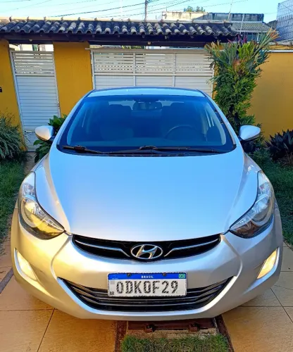 Hyundai Elantra GLS 1.8 16V Aut. 2013