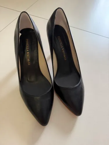 Scarpin preto de couro tamanho 37 - Priscilla Whitaker - NOVO