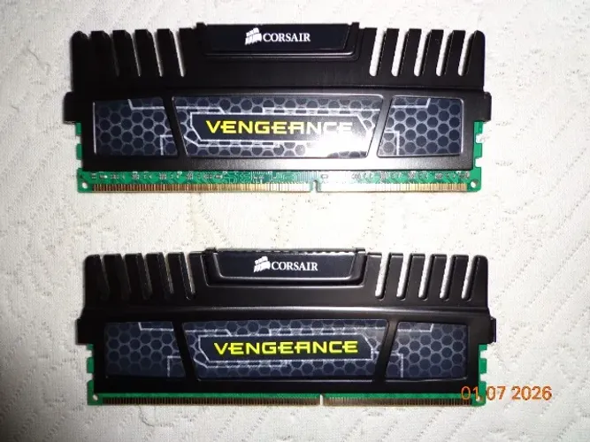 Kit Memória Corsair Vengeance DDR-3 / 16gb (2x8) / PC gamer