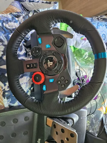 Kit SimRacing: Volante Logitech G29 + Suporte Extreme SimRacing SGT