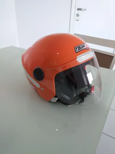 Capacete novo