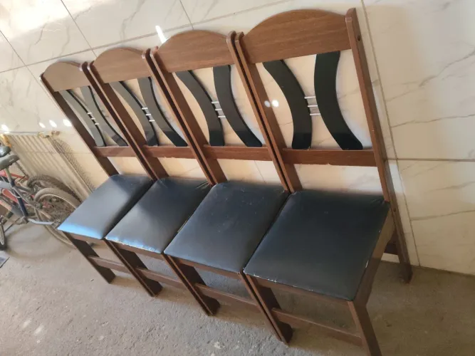 Vendo quatro Cadeiras