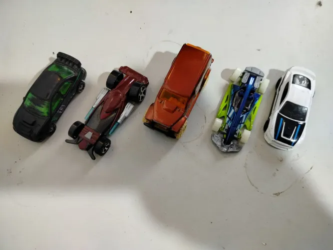 5 carrinhos Hotwheels para colecionadores