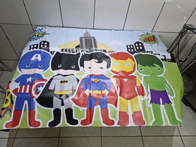 Painel em lona super herói baby