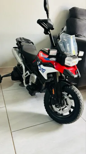 VENDO MOTO ELÉTRICA INFANTIL BMW GS F850