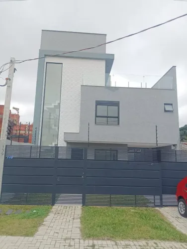 Sobrado com 142m² - No bairro Uberaba - Curitiba - PR