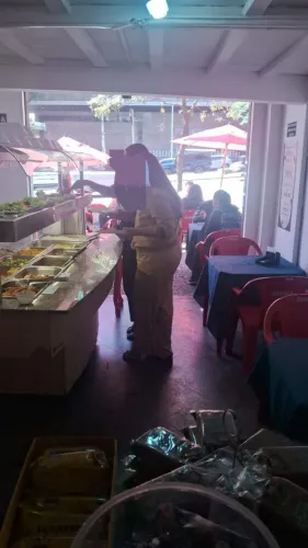 Vende-se restaurante em pleno funcionamento no bairro funcionários aceito carro ou moto
