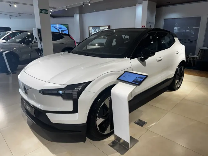 Volvo EX30 E60 Twin Ultra AWD 2026