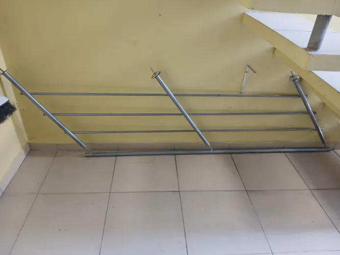 Vendo uma parapeito de escada