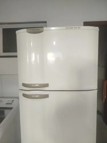 Geladeira Eletrolux Super freezer DC49A 