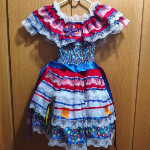 Vestido festa junina infantil com rendas e lastex