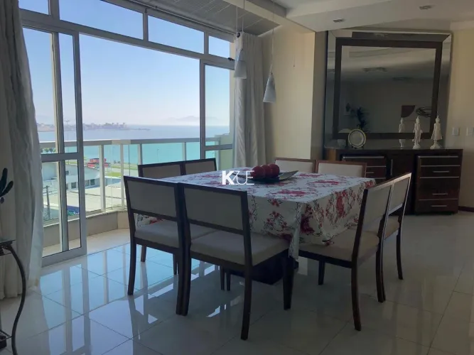 Excelente Cobertura à venda com 4 quartos no bairro Estreito em Florianópolis!!