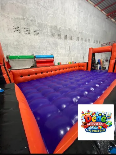 Futebol de sabão e Touro mecânico