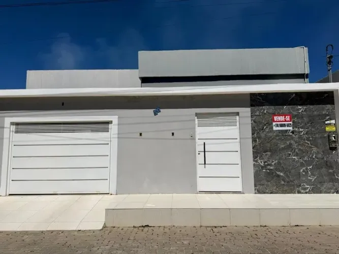 Casa com Piscina em Condominio Fechado em Juazeiro-BA.