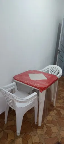 Mesa com 4 cadeiras 