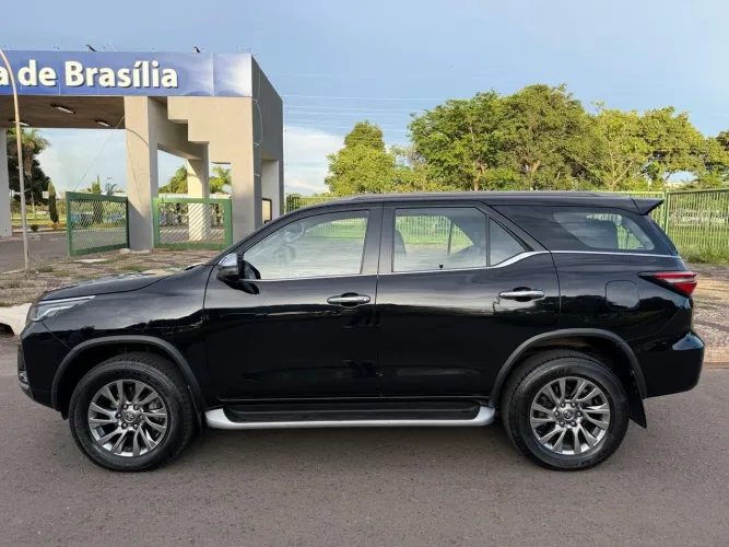 Toyota Hilux SW4 SRX 4X4 2.8 TDI 16V Dies. Aut. 2021