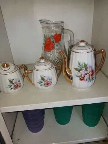 Conjunto de porcelana 3 peças (falar com marilda *)