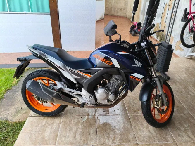 Moto linda Twister 2020