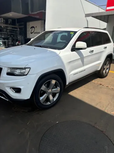 Jeep Grand Cherokee Limited 3.0 TB Dies. AUT 2015