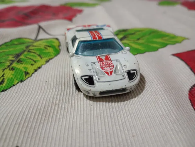 Carrinho Hot Wheels FORD GT-40