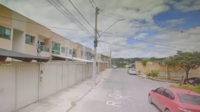 LINDA CASA GEMINADA 02 QUARTOS NO BAIRRO LAJINHA EM IBIRITA