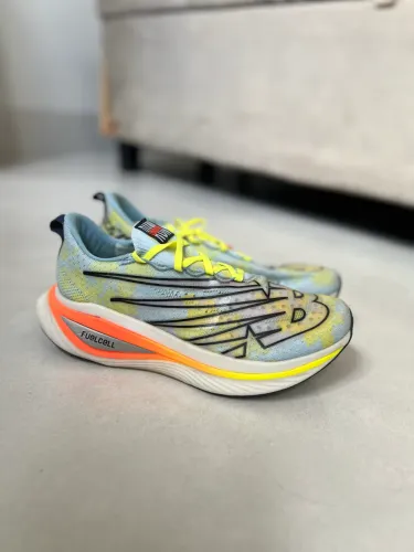 Tênis New Balance Fuelcell Supercomp Elite V3