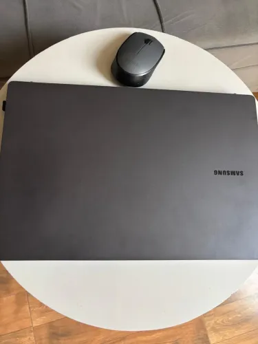Samsung Galaxy Book4 - Intel Core i5-1335U, 8GB RAM, SSD 512GB, tela 15,6? Full HD.