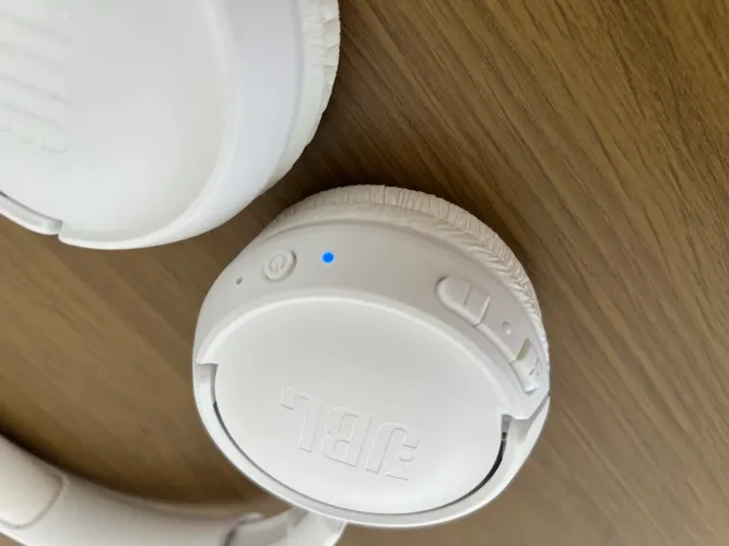Fone JBL Tune 520BT branco