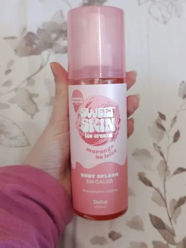 Body splash dailus sweet skin morango ao leite, usado