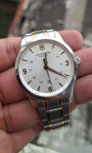 Relógio victorinox original vendo olx pay mais entrega para todo Brasil faço envio